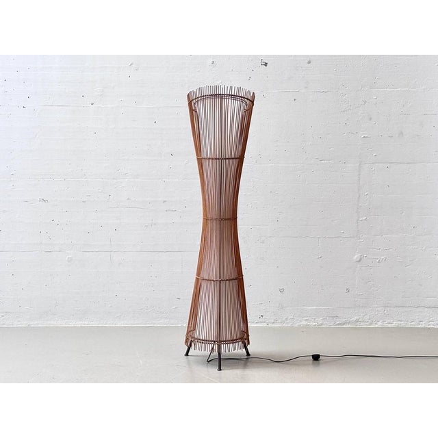 French Floor Lamp in Light-Stained Rattan and Bamboo, 1960s For Sale - Image 4 of 16