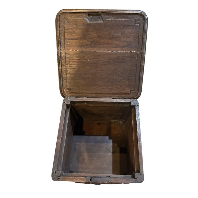 Louis XVI Table Top Box in Walnut, Late 18th Century For Sale - Image 6 of 7