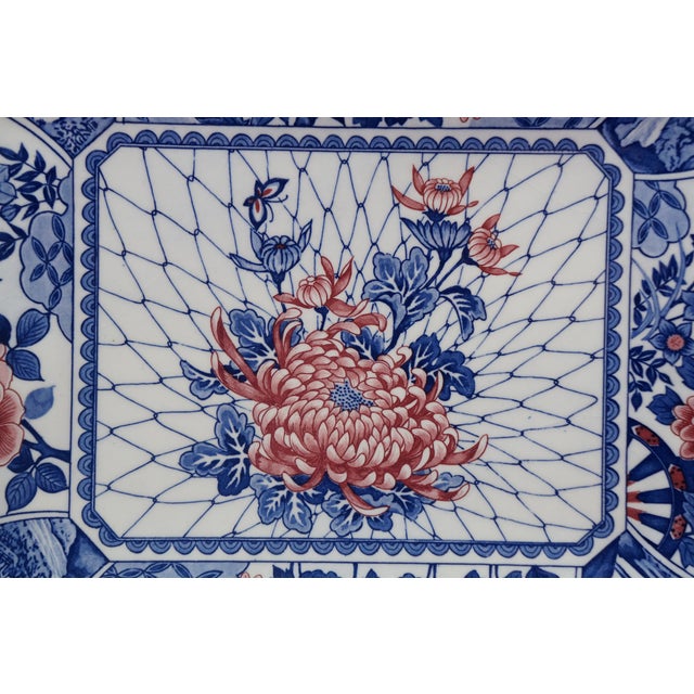 Late 20th Century Japanese Imari Red White & Blue Octagonal Chrysanthemum Pagoda Platter For Sale - Image 16 of 16