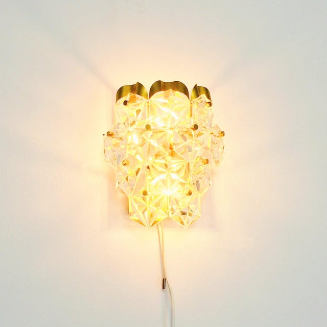 1970s Faceted Crystal Glass & Brass Wall Light from Kinkeldey, Germany, 1970s For Sale - Image 5 of 9