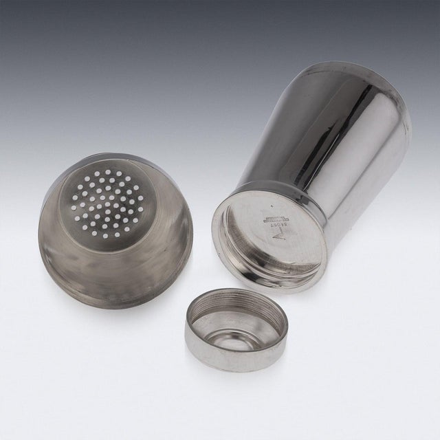 Art Deco English Silver Cocktail Shaker from Walker & Hall, 1939 For Sale - Image 10 of 16