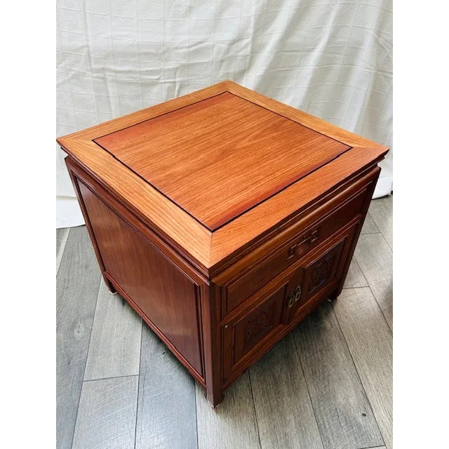 Wood 1960s Pair of Chinese Mid Century Rosewood Chippendale Nightstands or Side Tables For Sale - Image 7 of 15