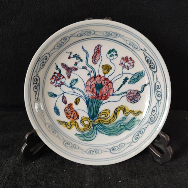 Chinese Ceramic Plate,Famille Rose Porcelain Plate Hand Painted Flower Bouquet Pattern For Sale - Image 4 of 11