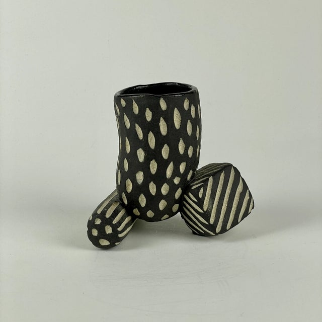 1990s Unusual Oval Shaped Pottery Vase With Geometric Forms in B/W Dots & Stripes Pattern For Sale In New York - Image 6 of 9