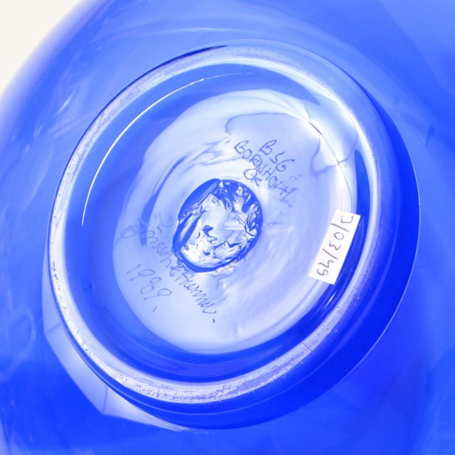 Blue and White Studio Glass Bowl by Maibritt Jönsson & Pete Hunner for Baltic Sea Glass, 1989 For Sale - Image 7 of 9