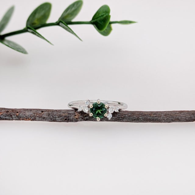 Contemporary Dainty Green Tourmaline Ring With Natural Diamond Accents in Solid 14k Gold, Size 6.75 For Sale - Image 3 of 6