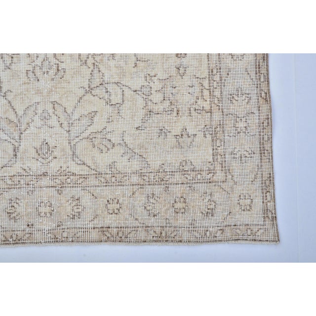 Ecru 1960s Natural Tribal Boho Chic Decor Pale Carpet For Sale - Image 8 of 11