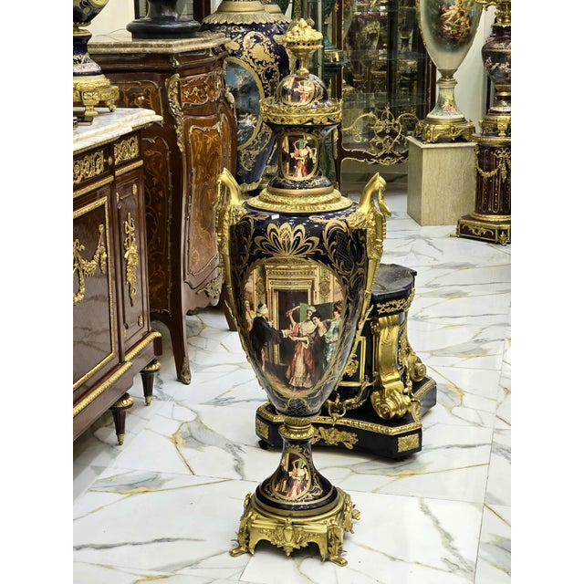 Luxury French-Style Porcelain Vase For Sale - Image 4 of 4
