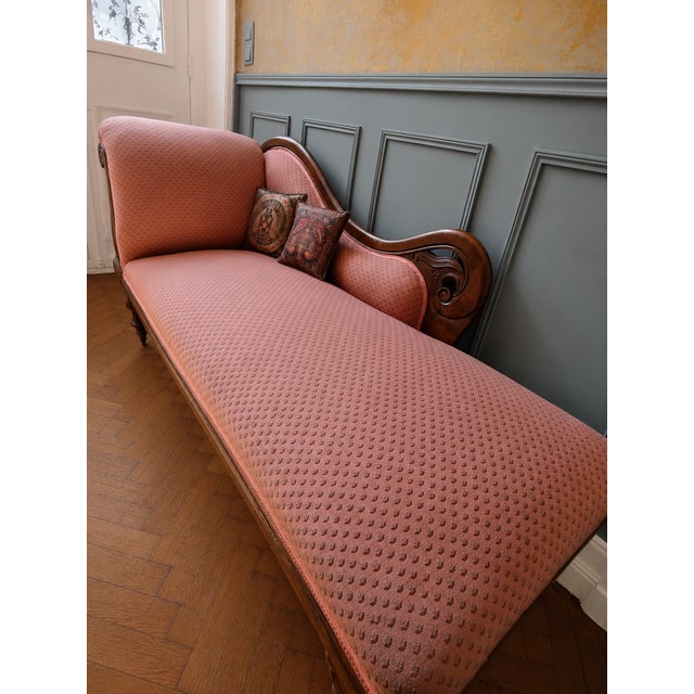 Victorian Walnut Chaise Lounge with Upholstery, 1880 For Sale - Image 5 of 10