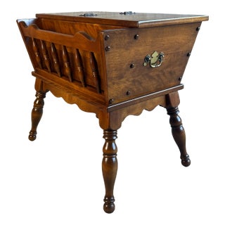 Vintage Mid 20th Century Ethan Allen Solid Maple Dough Box Flip Top Side Table For Sale