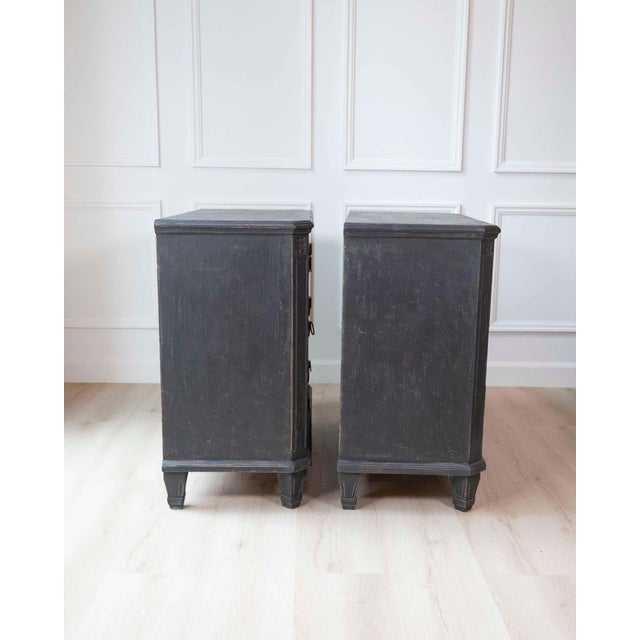 Neoclassical Pair of Swedish 19th Century Painted Chests of Drawers, c. 1850 For Sale - Image 3 of 11