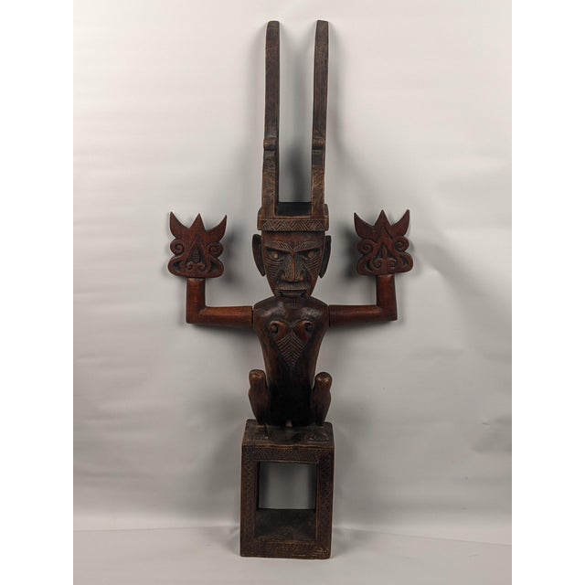 Early 20th Century Attributed Nias Ancestor Figure – Large Carved Wood Adu Zatua, Indonesia For Sale - Image 17 of 18