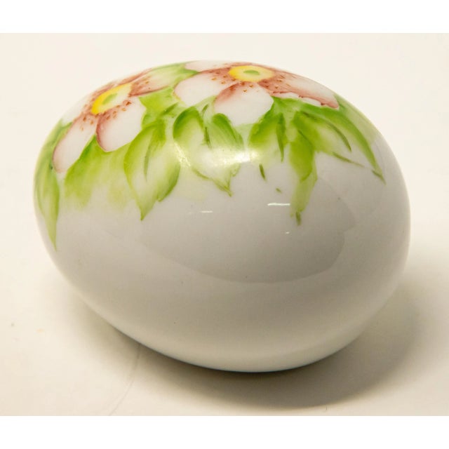 White Mid 20th Century Ceramic Eggs with Floral Motif- Set of 2 For Sale - Image 8 of 13