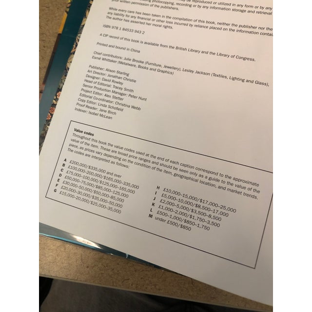 Wood Late 19th Century Quarter Sawn Oak Hall Settle by George Henry Walton (Attributed) For Sale - Image 7 of 7