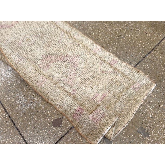 Galerie Shabab Collection Mid-20th Century Turkish Anatolian Runner For Sale - Image 9 of 10