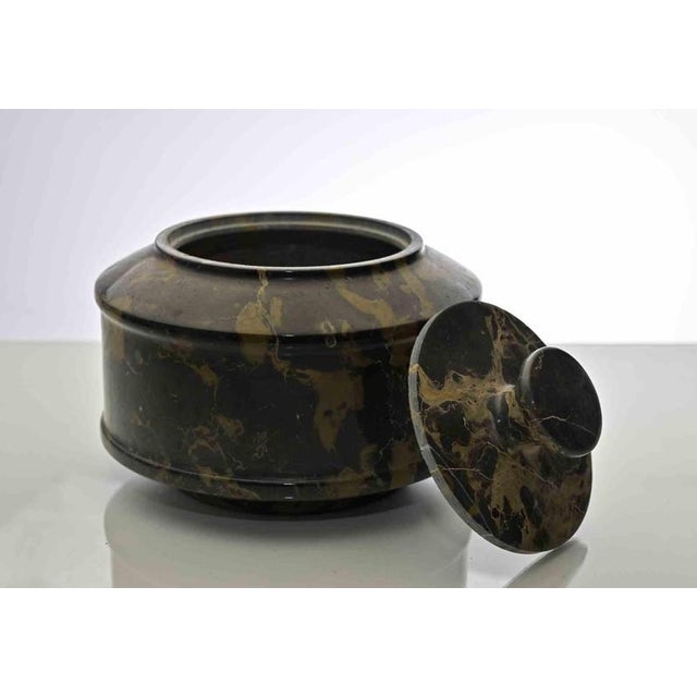 Vintage Marble Tureen realized in China in the mid-20th Century. Removable cover. Very good condition.