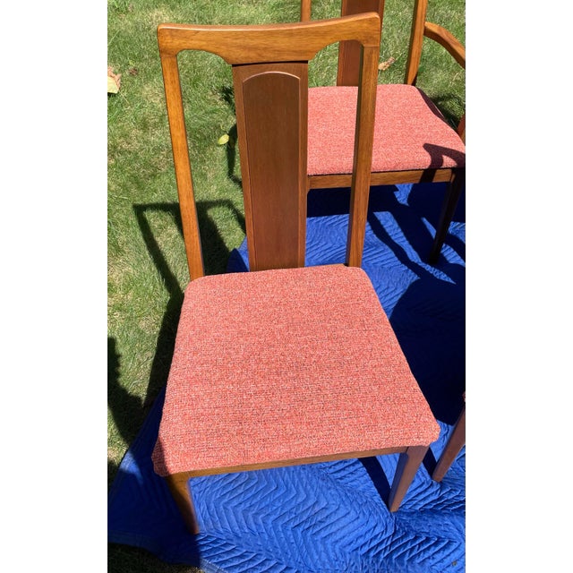 Thomasville Thomasville "Bryn Mawr" Walnut High-Back Dining Chairs in Knoll Luxe Tempest Bouclé - Set of 6 (2 Arm, 4 Side) 1975 For Sale - Image 4 of 18