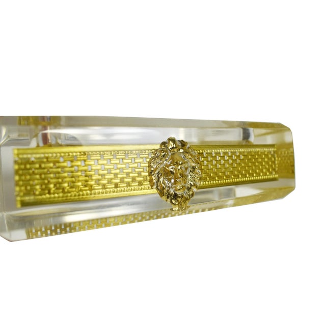 1970s Vintage 1970s Hollywood Regency Gold Transparent Lion Head Lucite Acrylic Soap Dish For Sale - Image 5 of 8