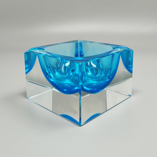 1960s Murano glassmaking, this exceptional ashtray or vide-poche was designed by the legendary Flavio Poli for Seguso...