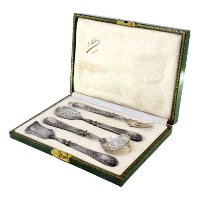 Silver Dessert Pieces with Cut-Out Shells and Embossed Handles with Floral Motifs, Set of 4 For Sale