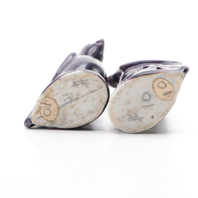 Small Scale Antique 19th Century Chinese Export Monochrome Porcelain Models of Parrots With Aubergine Glaze - a Pair For Sale In New York - Image 6 of 9