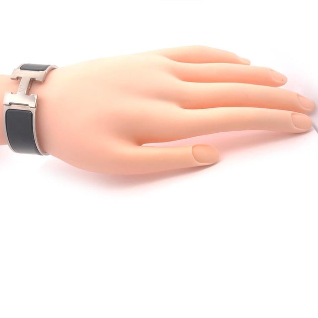 Hermes Enamel Silver 20mm Wide H Bangle Bracelet For Sale In Miami - Image 6 of 6