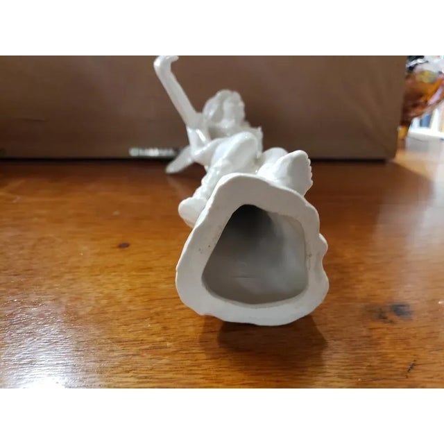 White Late 19th Century Old Paris Porcelain Greek Goddess Nike Figurine For Sale - Image 8 of 9