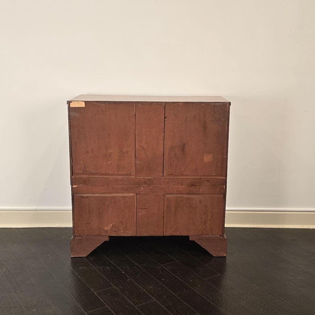 George III Period Mahogany Chest of Drawers, Circa 1790 For Sale - Image 4 of 8