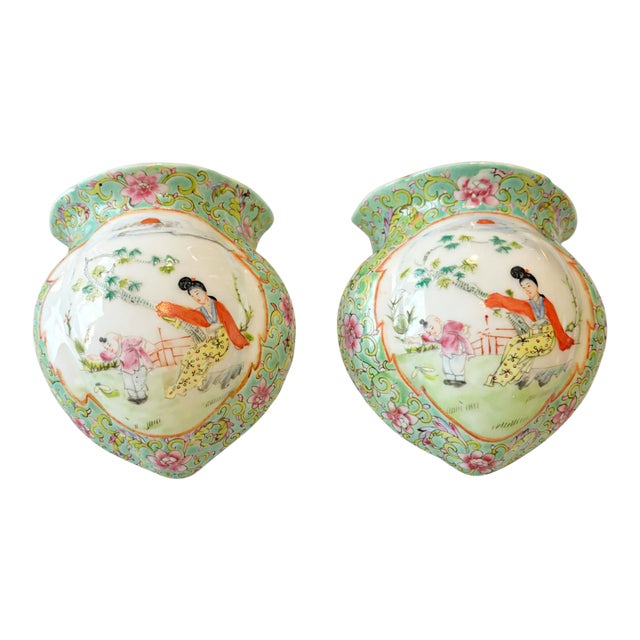 Petite 4.5 Inch Mid-Century Chinoiserie Hand-Painted Porcelain Wall Pockets – Pair For Sale