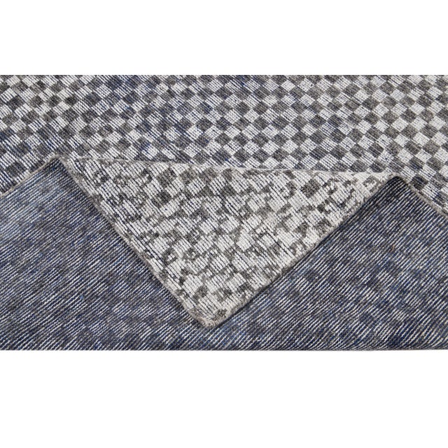 Contemporary Soumak Style Wool Rug in Gray With Seamless Design For Sale In New York - Image 6 of 7