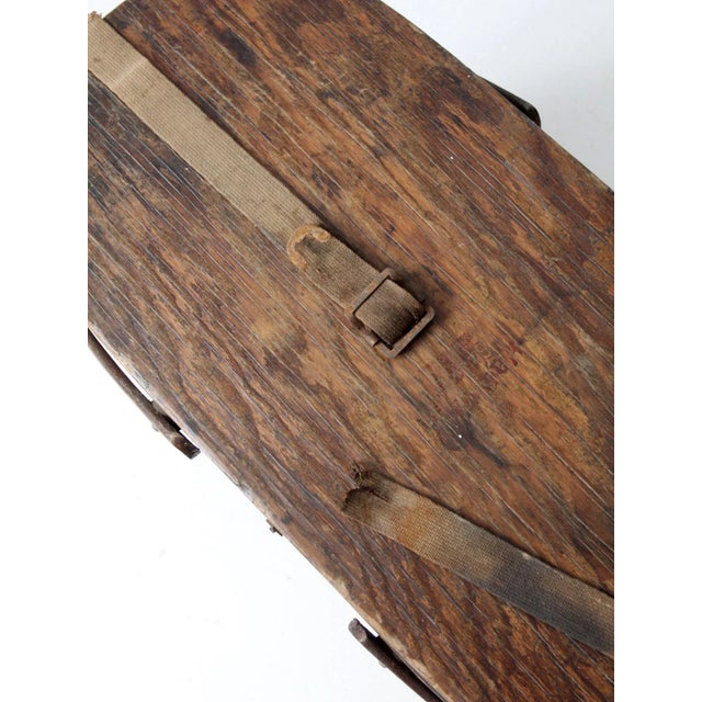 Antique Hawkeye Basket Insulated Picnic Basket For Sale - Image 4 of 13