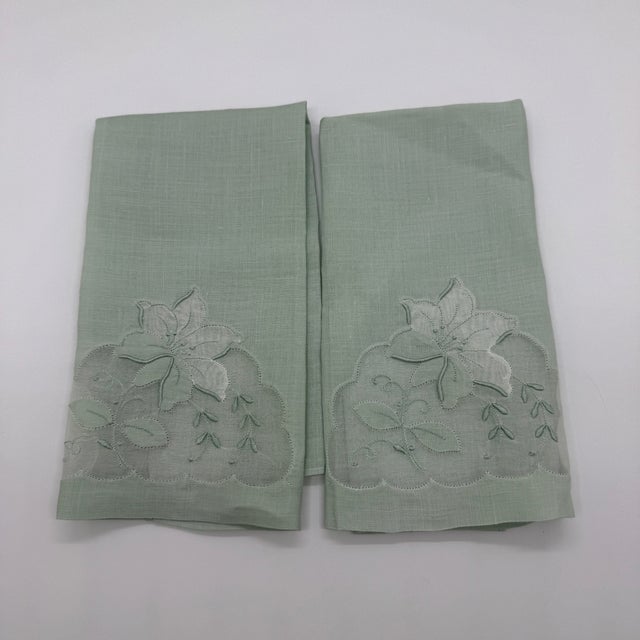 Traditional Pair Vintage Pale Pistachio Madeira Linen & Organza Fingertip Towels For Sale - Image 3 of 17