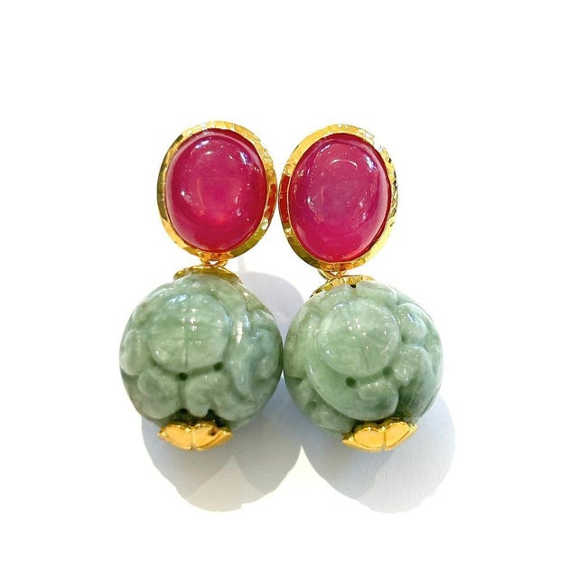 Bochic "Orient" Red Ruby & Carved Vintage Mint Jade Earrings 18K Gold & Silver For Sale - Image 4 of 18