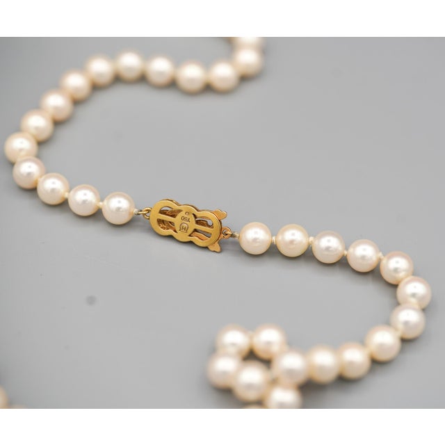 Modern 1990s Mikimoto Signed 33-Inch Akoya Pearl 18k Gold Bead Necklace For Sale - Image 3 of 9