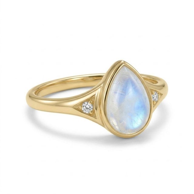 Contemporary Rainbow Moonstone Cubic Zirconia Ring in 925 Sterling Silver, June Birthstone Statement Ring Us 7 For Sale - Image 3 of 3