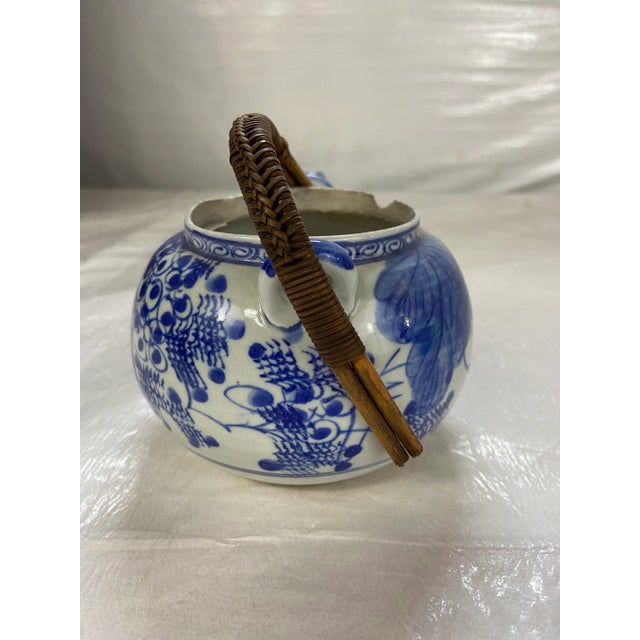 Chinoiserie Late 19th Century Blue and White Chinese Porcelain Tea Pot For Sale - Image 3 of 8