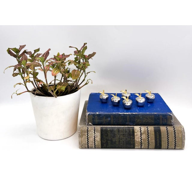 Delightful and diminutive set of 6 apple place card holders. Lovely detailing and bright colors will make these stand out...