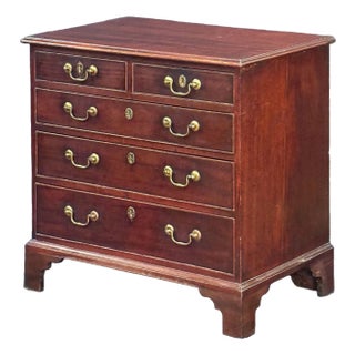 Georgian Small Chest of Drawers of Mahogany on Bracket Feet For Sale