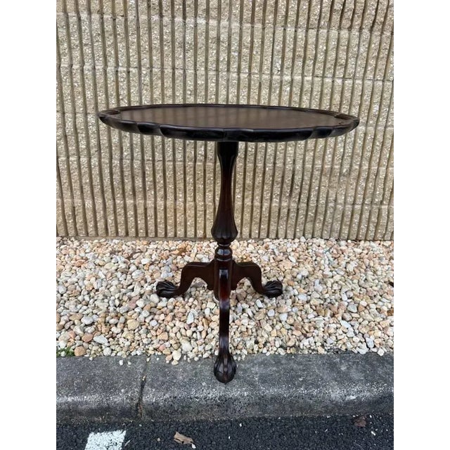 Antique Chippendale Style Tilt Top Pine Crust Tripod Side Table For Sale In Washington DC - Image 6 of 18