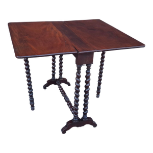 Victorian Rococo Style Walnut Drop-Leaf Sunderland Table