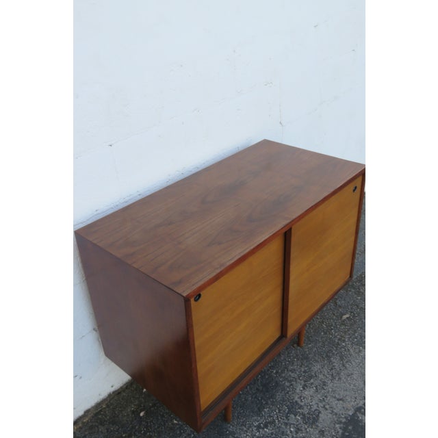 Mid Century Modern Server Buffet Tv Cabinet 6266 For Sale - Image 14 of 17