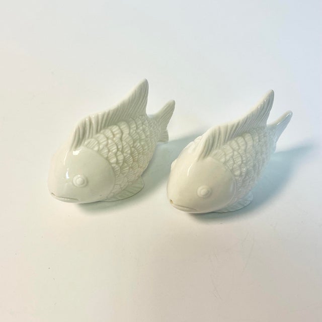 1980s Vintage Coastal Trompe L’Oeil Le BlancPorcelain Fish Salt & Pepper Shakers - A Pair For Sale - Image 12 of 14