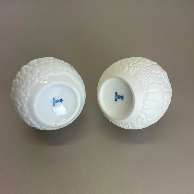 German Op Art Biscuit Porcelain Vases from Ak Kaiser, 1970s, Set of 2 For Sale - Image 14 of 15