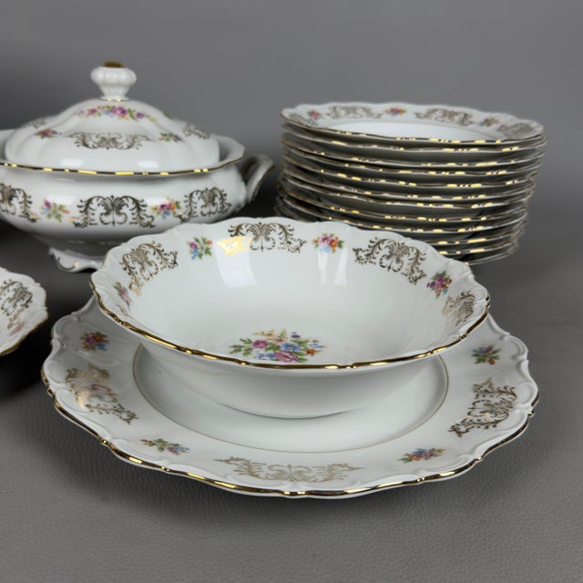 Porcelain Dinnerware Service with Gold Flowers from Bavaria Theresia, 1960s, Set of 39 For Sale - Image 3 of 15