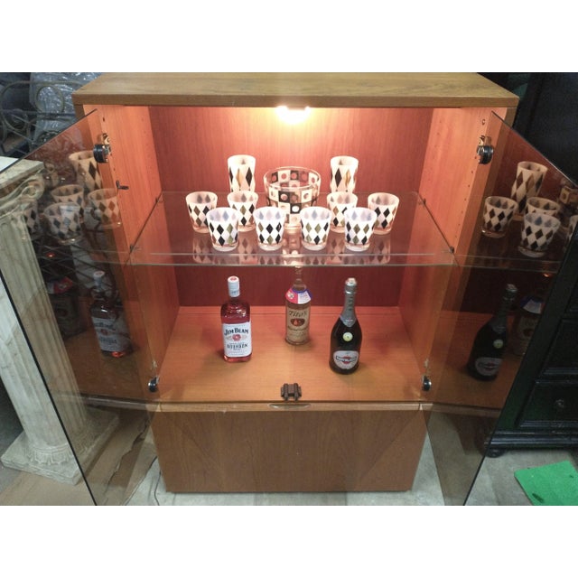 Dixie Furniture Co. 1970s Mid-Century Dixie Furniture Liquor Cabinet/Display Case For Sale - Image 4 of 12