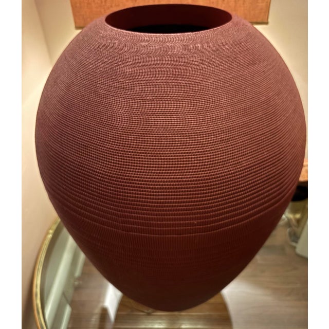 Contemporary 1980s Corrugated Cardboard Large Vessel Floor Vase in Bordeaux by Flute Chicago For Sale - Image 3 of 6