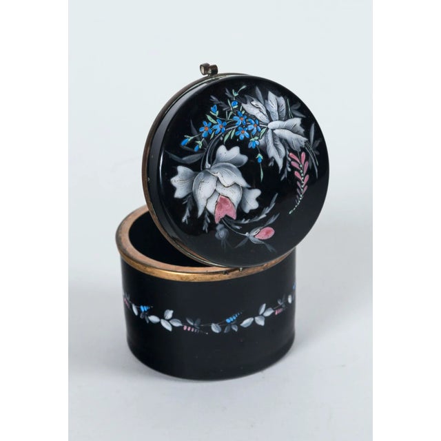 French Late 19th Century French Opaline Enameled Glass Vanity Box For Sale - Image 3 of 9