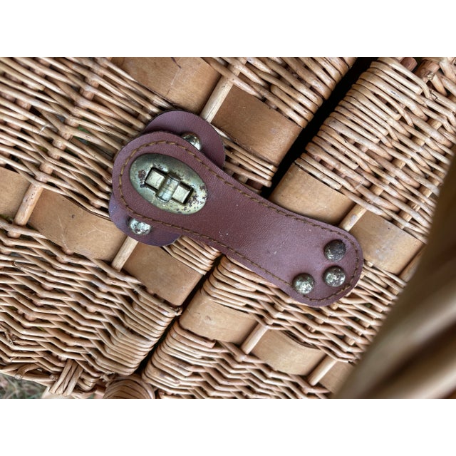 Vintage Wicker Picnic Basket W/ 2 Wine Bottle Compartments For Sale - Image 10 of 12