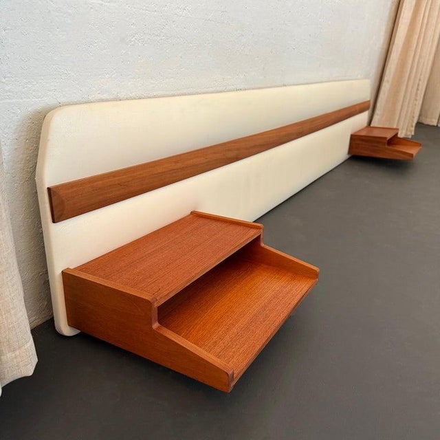 Cream Mid-Century Modern Teak and Vinyl Headboard With Nightstands Attributed to Myers For Sale - Image 8 of 10