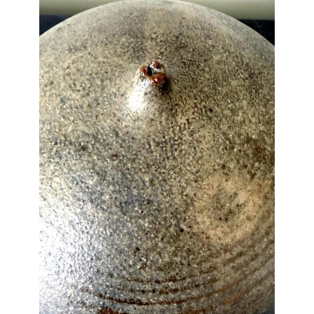 Ceramic Ceramic Moon Pot with Salt Firing and Rattle by Toshiko Takaezu For Sale - Image 7 of 18